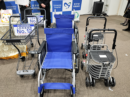 鳥取大学医学部附属病院　車椅子10台、シルバーカー3台、ワゴン3台
